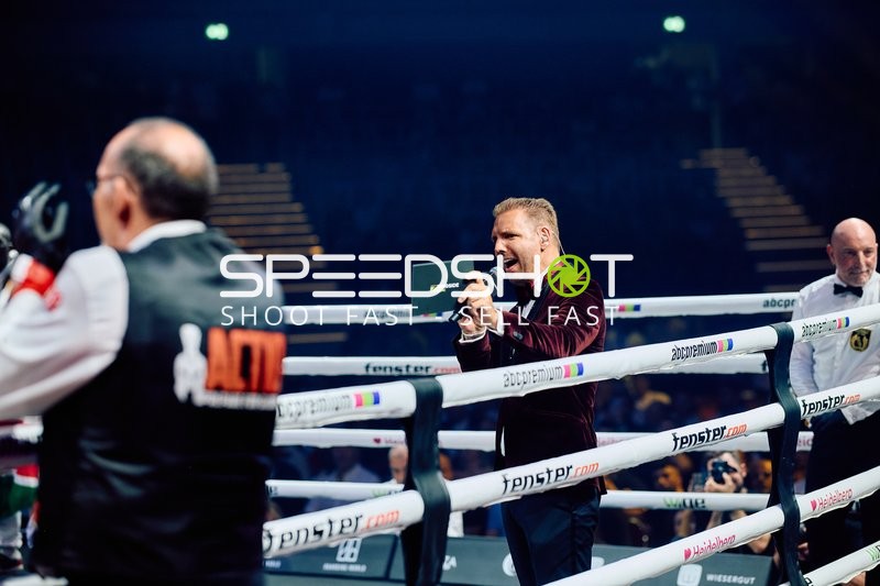 Moderator und Ringrichter Ringside Zone