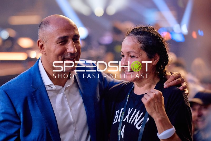 Arthur Abraham mit Ringside Zone Boxerin