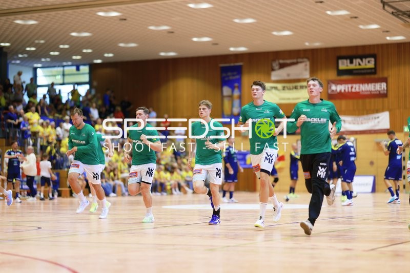 Spieler wärmen sich auf