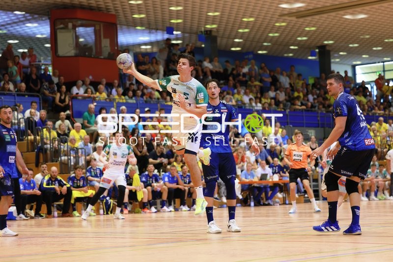 Spieler in Aktion in der Halle