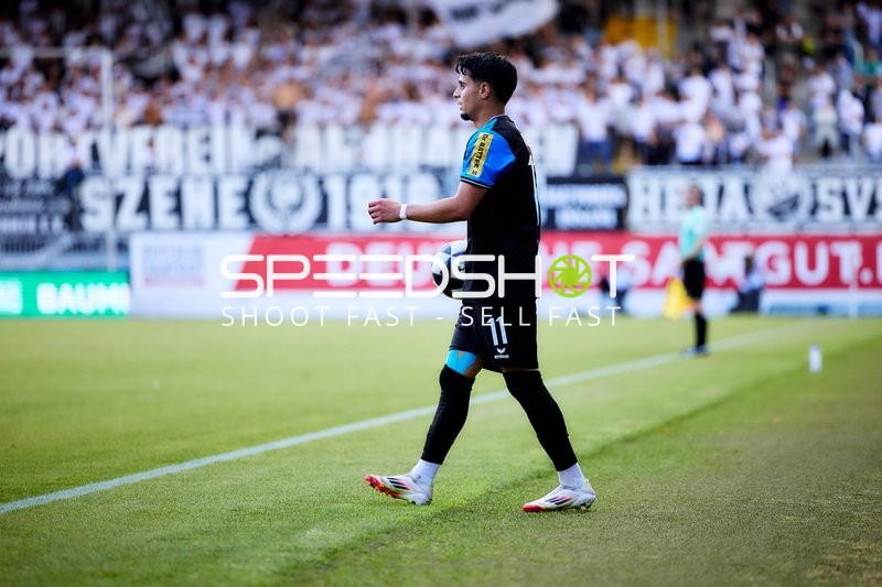 Spieler mit Ball in Aktion