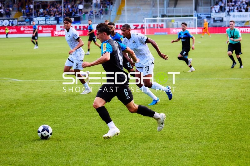 Zweikampf um Ballbesitz