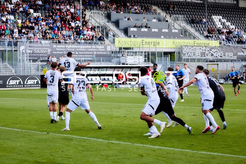 Zweikampf um den Ball