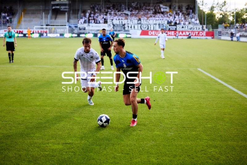 Zweikampf um Ballbesitz