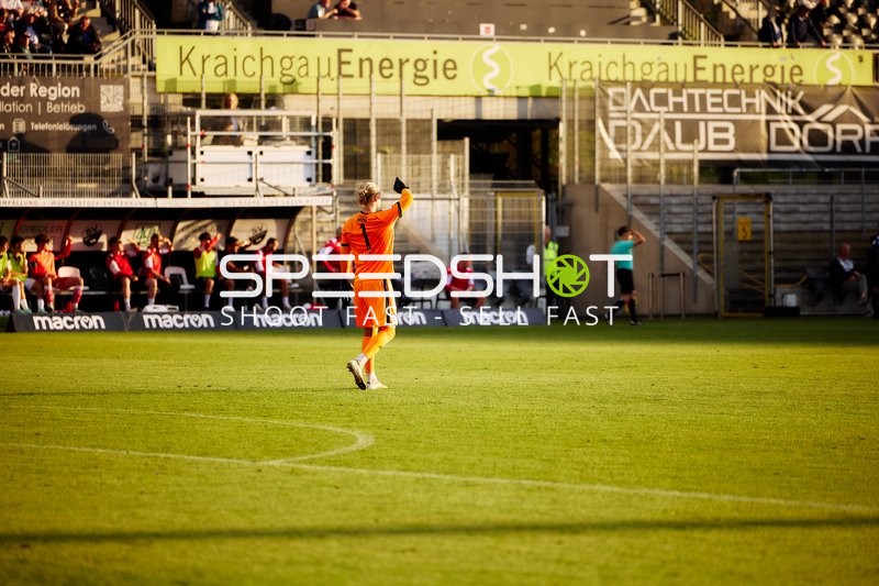 Torwart Lucas Becker (1; FSV Frankfurt) in Aktion