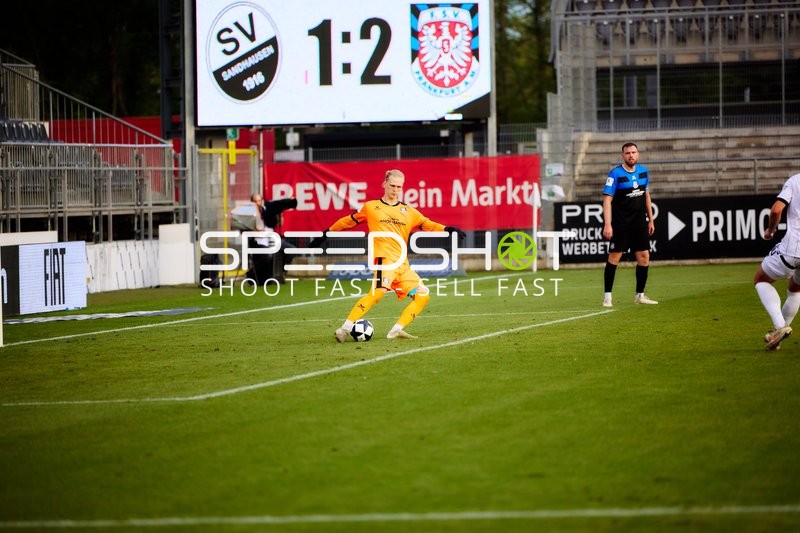 Torwart Henry Bremer (31; FSV Frankfurt) in Aktion