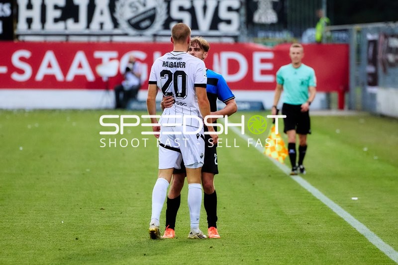 Duell zwischen Phil Halbauer (20; SV Sandhausen) und George Iorga (23; FSV Frankfurt)