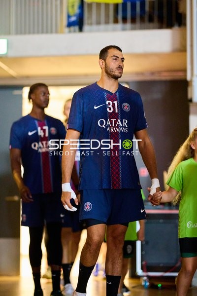 Spieler betreten Halle