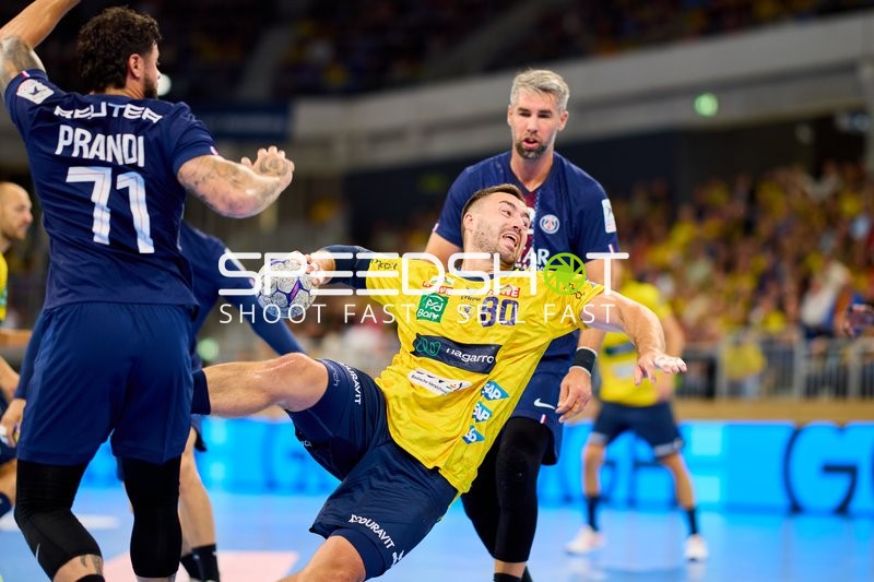 Jannik Kohlbacher (80; Rhein Neckar Löwen) wirft aufs Tor