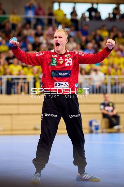 Torwart David Späth (29; Rhein Neckar Löwen) jubelt