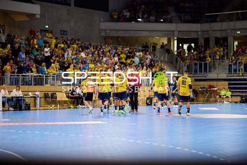 Handball Mannschaft versammelt sich