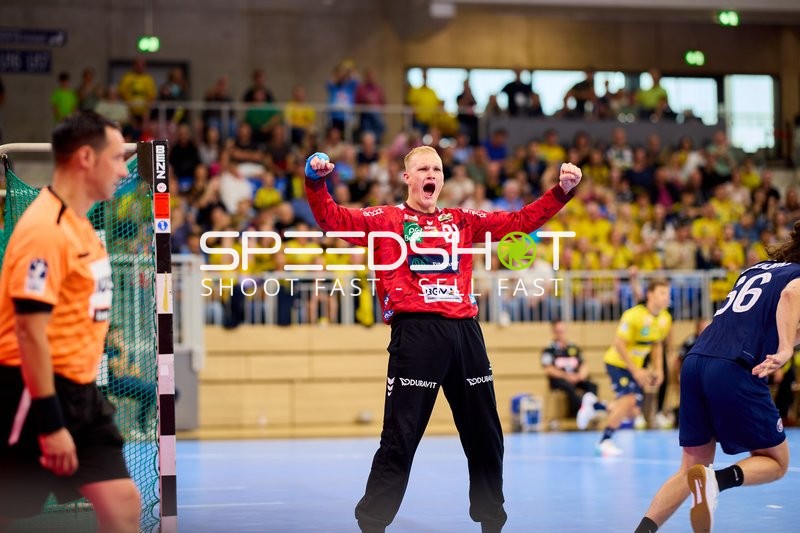 Torwart David Späth (29; Rhein Neckar Löwen) jubelt