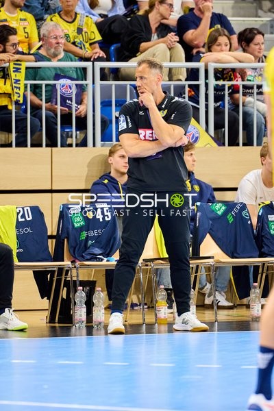 Trainer an der Seitenlinie