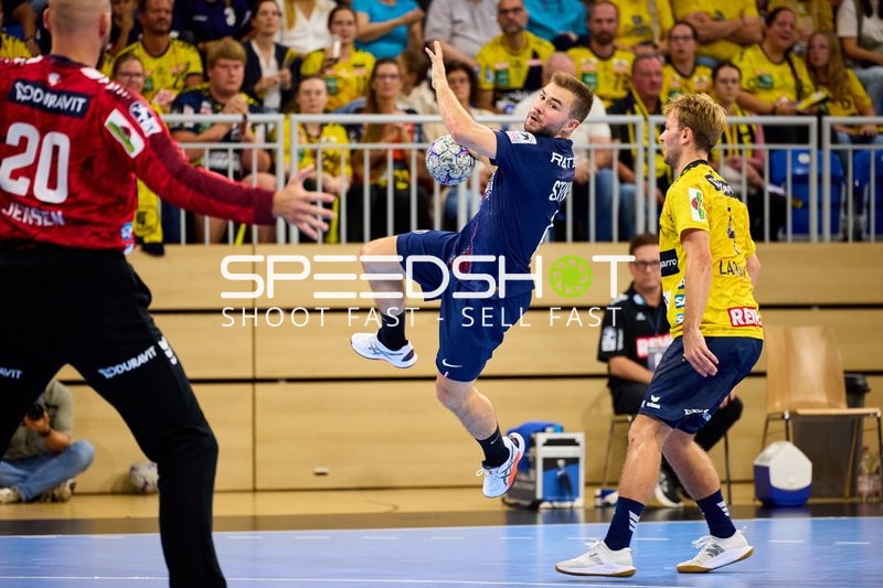 Wurf von Luc Steins (6; Paris Saint-Germain)