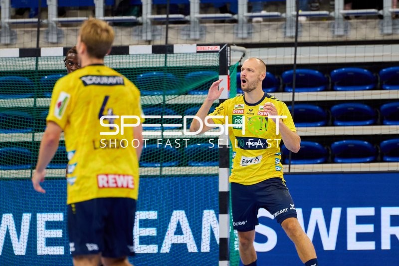 Handball I Herren I Spieler in Position