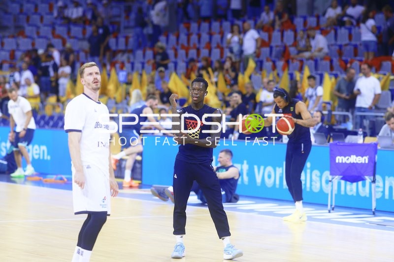 Spieler wärmen sich auf