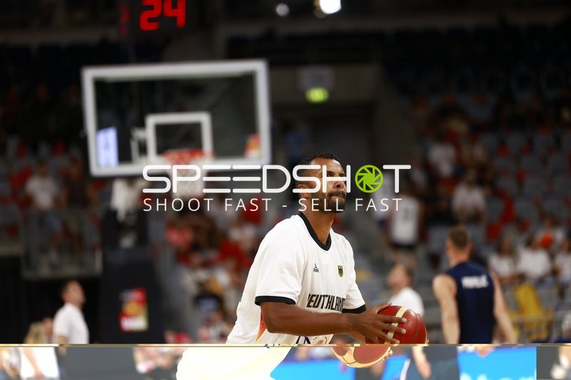 Spieler mit Ball in Position