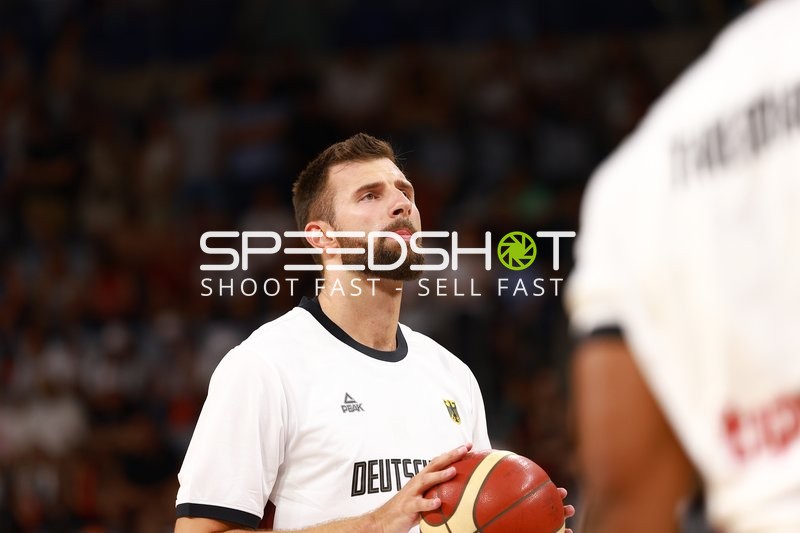 Leon Kratzer (34; Deutschland) mit Ball