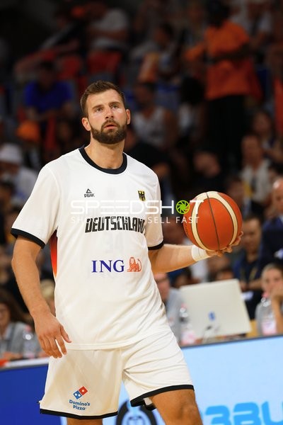 Leon Kratzer (34; Deutschland) mit Ball