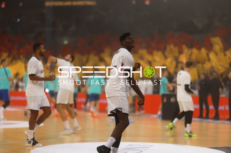 Spieler wärmen sich auf