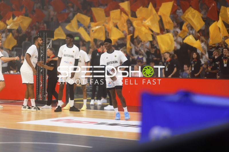 Spieler wärmen sich auf