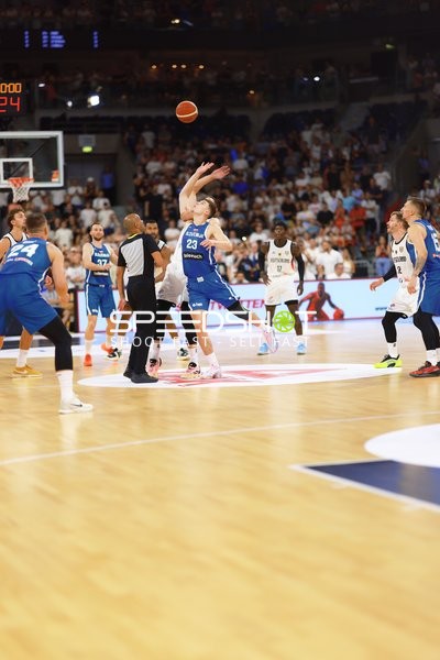 Spieler im Zweikampf