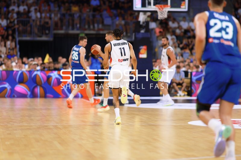 Weidemann Nelson Weidemann (11; Deutschland) dribbelt