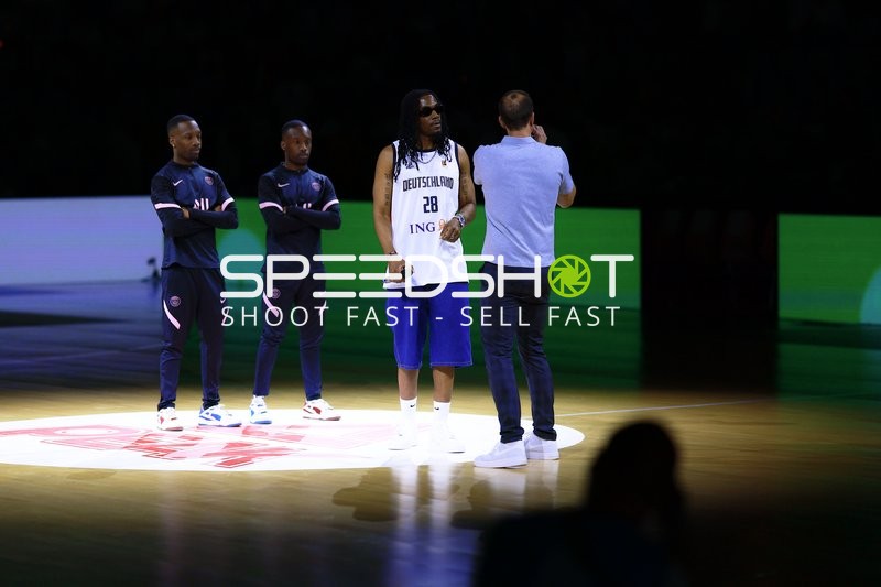 Moderation auf dem Court