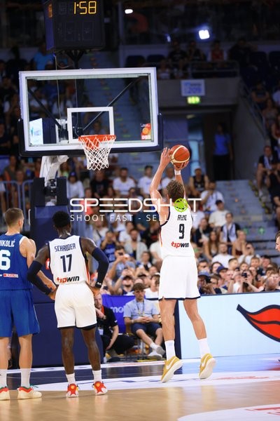 Franz Wagner (9; Deutschland) beim Wurf