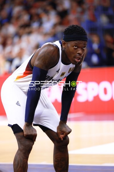 Isaac Bonga (0; Deutschland) auf dem Court