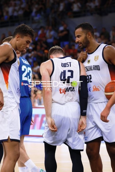 Zweikampf um den Ball