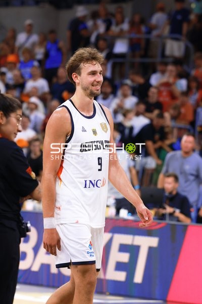 Franz Wagner (9; Deutschland) auf dem Court