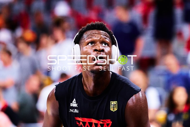 Spieler {2355_} beim Aufwärmen