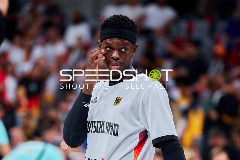 Dennis Schröder (17; Deutschland) auf dem Court