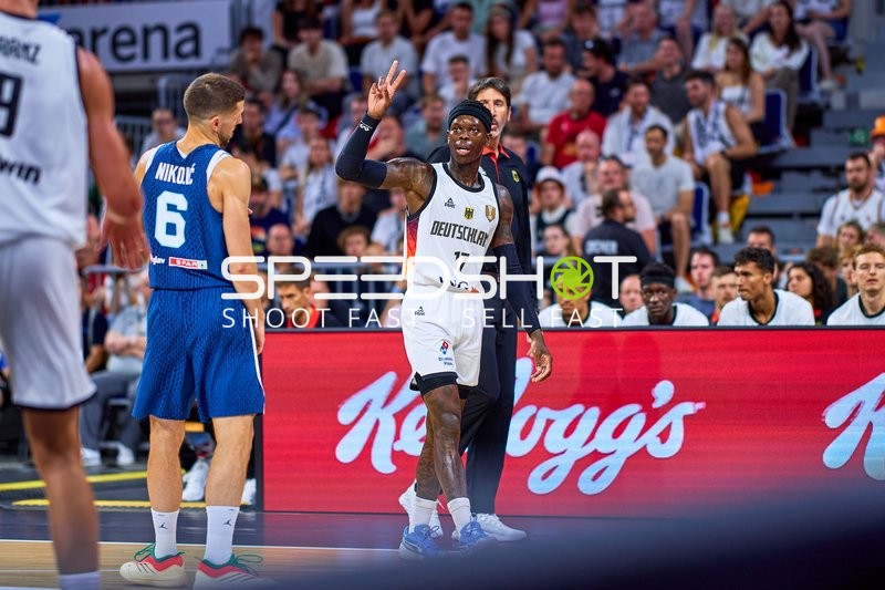 Dennis Schröder (17; Deutschland) gegen Aleksej Nikolić (6; Slowenien) im Duell