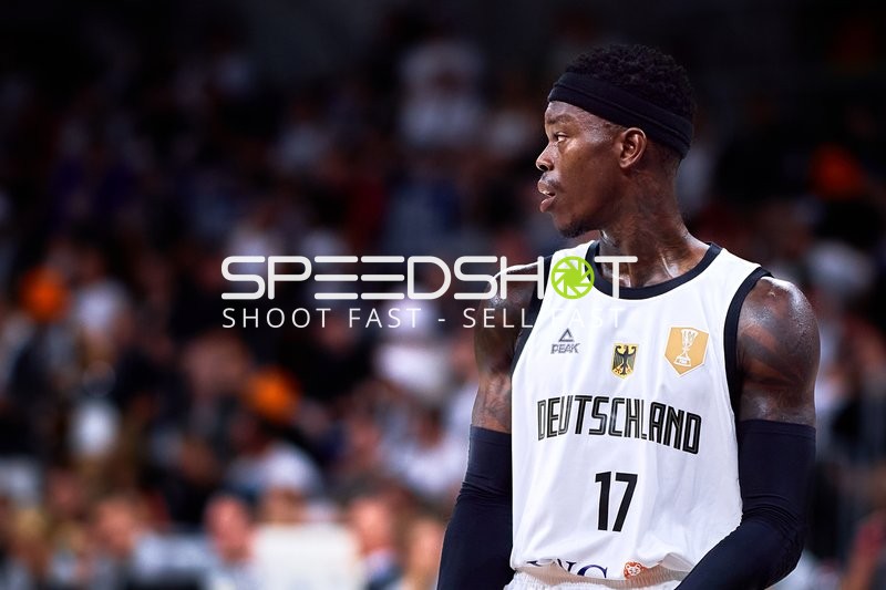 Dennis Schröder (17; Deutschland) auf dem Court