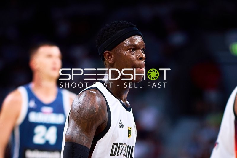 Dennis Schröder (17; Deutschland) auf dem Court