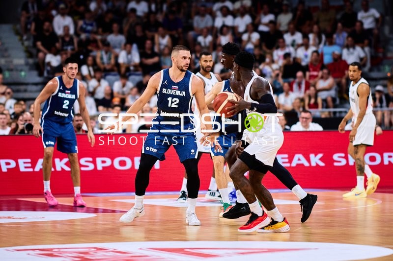 Johannes Thiemann (32; Deutschland) vs Rok Radović (12; Slowenien) im Duell