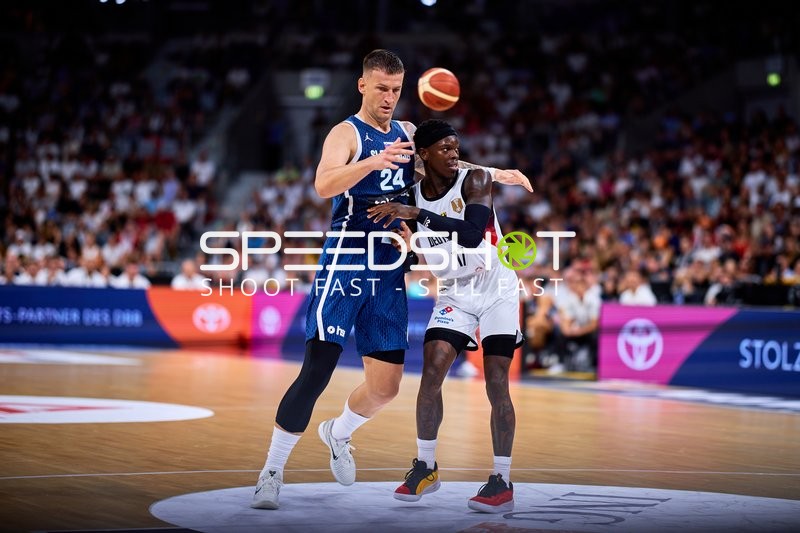 Zweikampf um den Ball