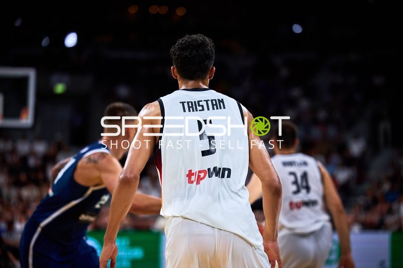 Tristan da Silva (5; Deutschland) und Leon Kratzer (34; Deutschland) im Zweikampf