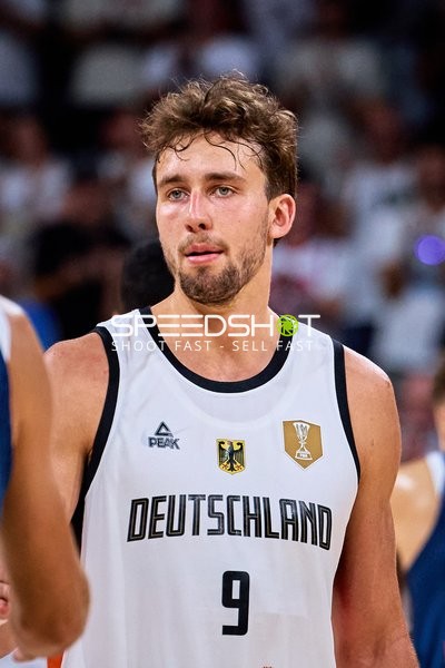 Franz Wagner (9; Deutschland) auf dem Court