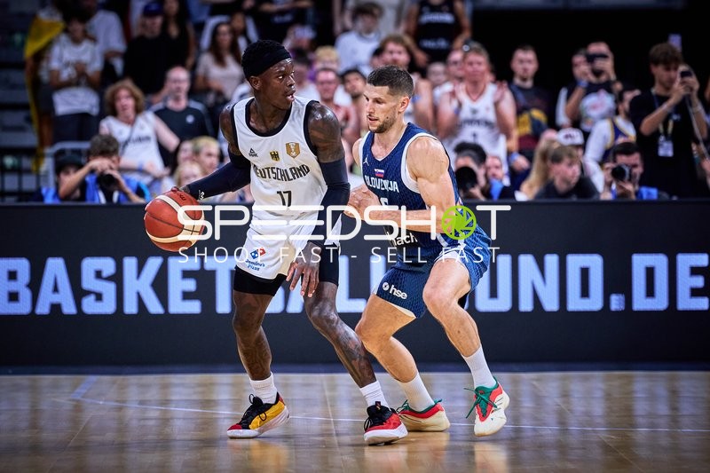 Duell Dennis Schröder (17; Deutschland) vs Aleksej Nikolić (6; Slowenien)
