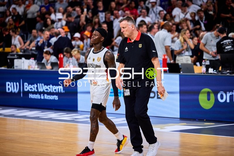 Oscar da Silva (1; Deutschland) mit Trainer auf Court