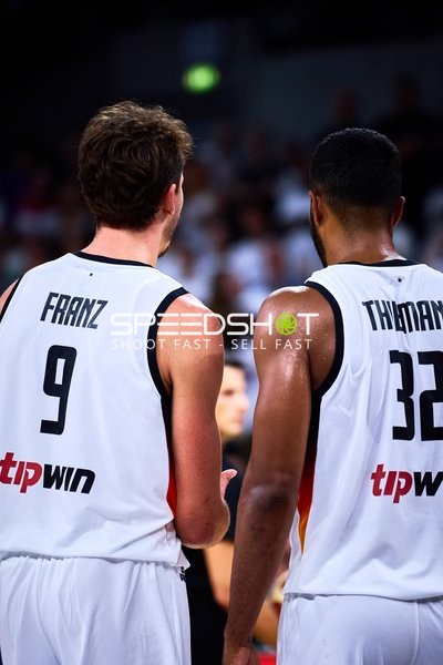 Franz Wagner (9; Deutschland) und Johannes Thiemann (32; Deutschland) auf Court