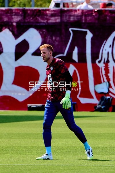 Torwart Péter Gulácsi (1; RB Leipzig) in Aktion