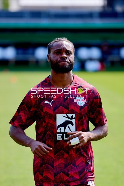 RB Leipzig Ridle Baku (17; RB Leipzig) beim Aufwärmen