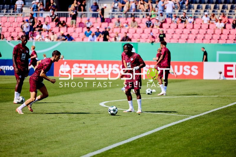 RB Leipzig Warm-up auf Rasen