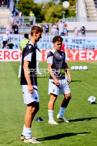 SV Sandhausen beim Aufwärmen