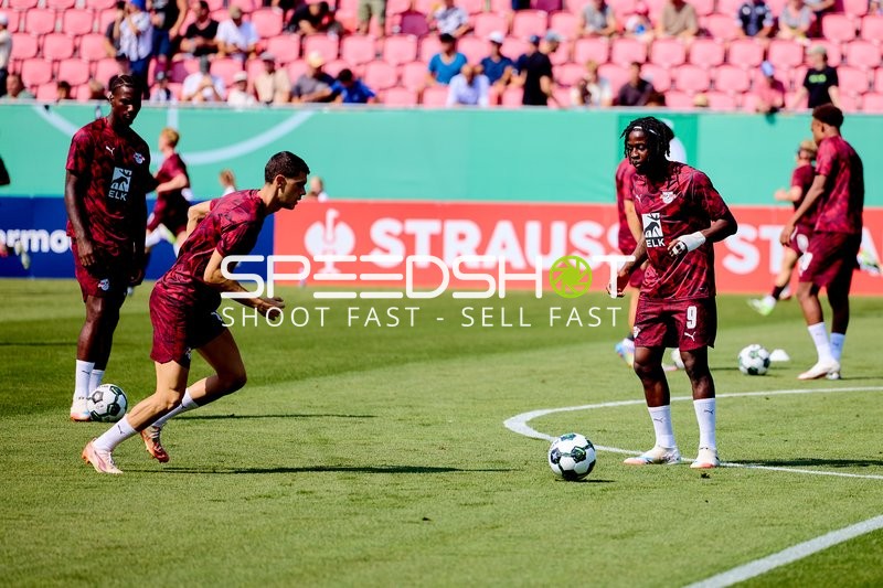 RB Leipzig Spieler beim Aufwärmen