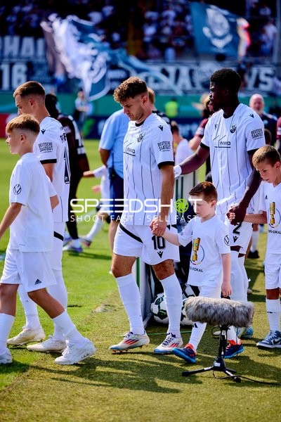 Teamaufstellung vor dem Spiel